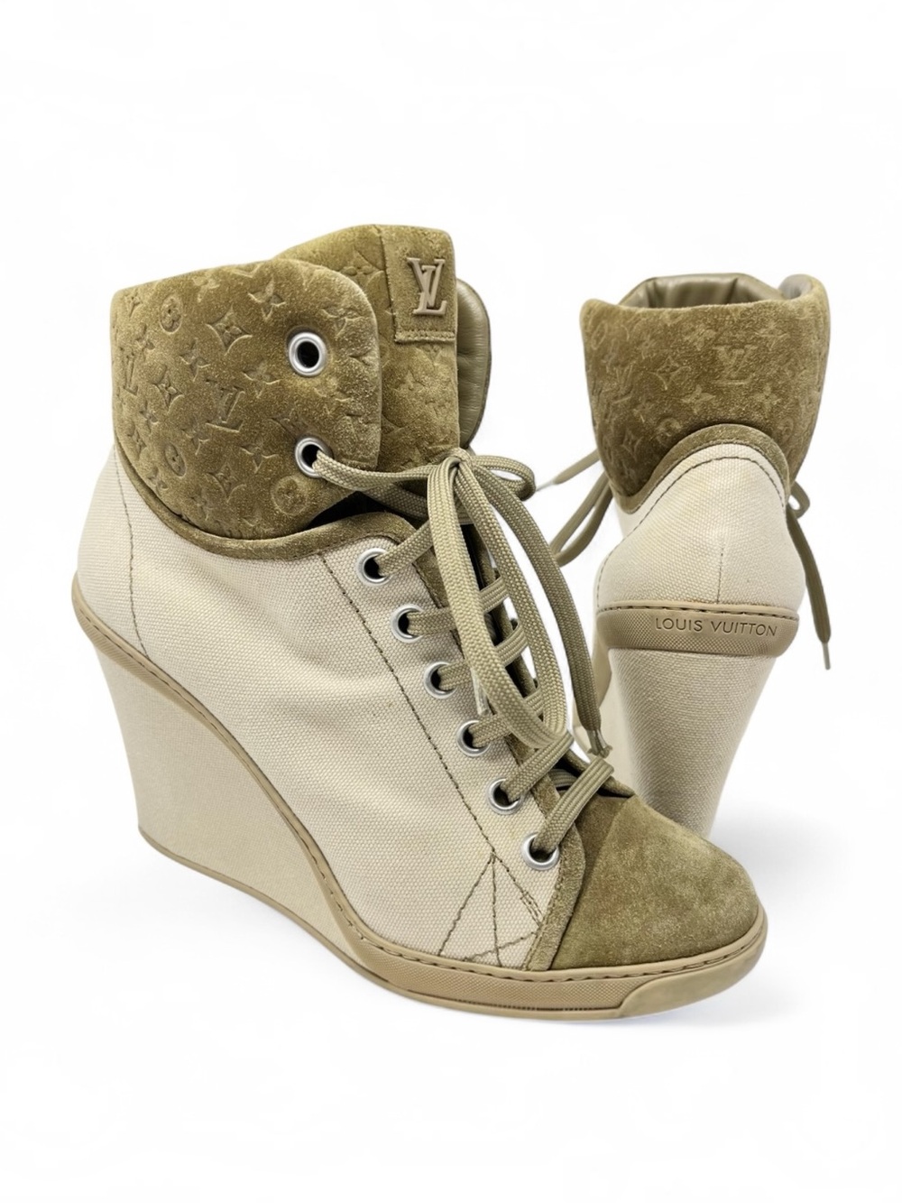 Louis Vuitton LV Logo Monogram Suede Lace Up Wedge Ankle Boots Booties Tan 40 10
